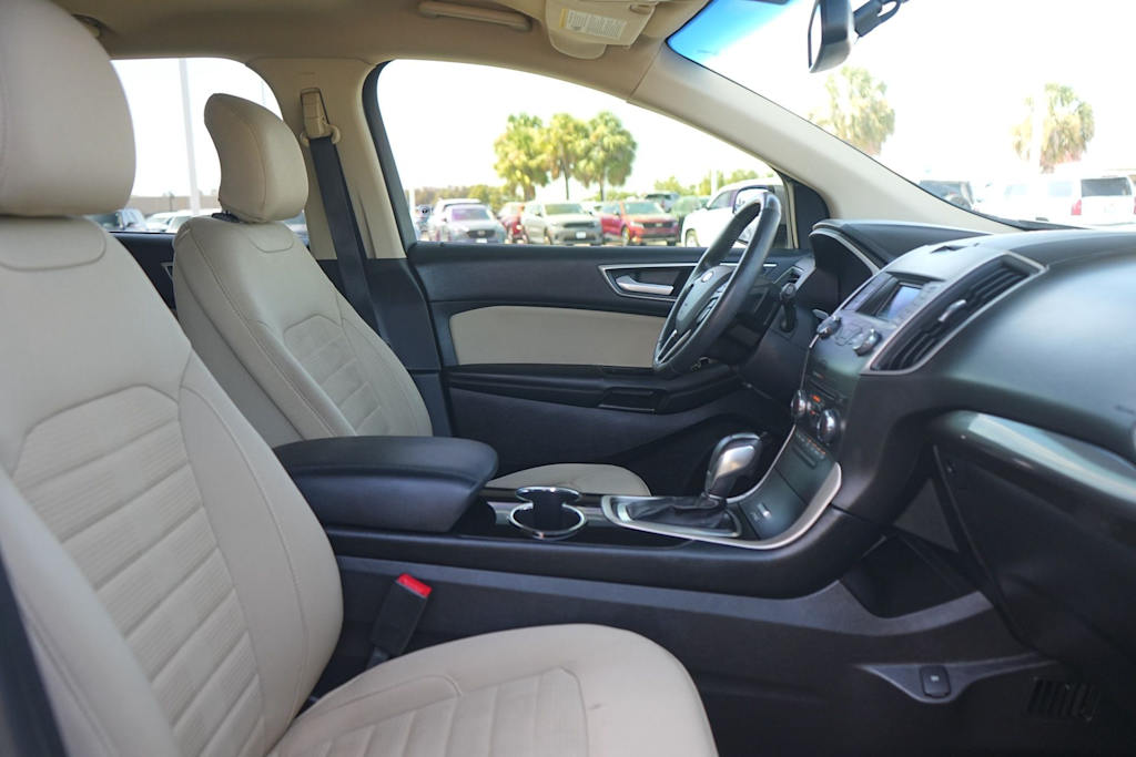Thumbnail: 2017 Ford Edge - 12