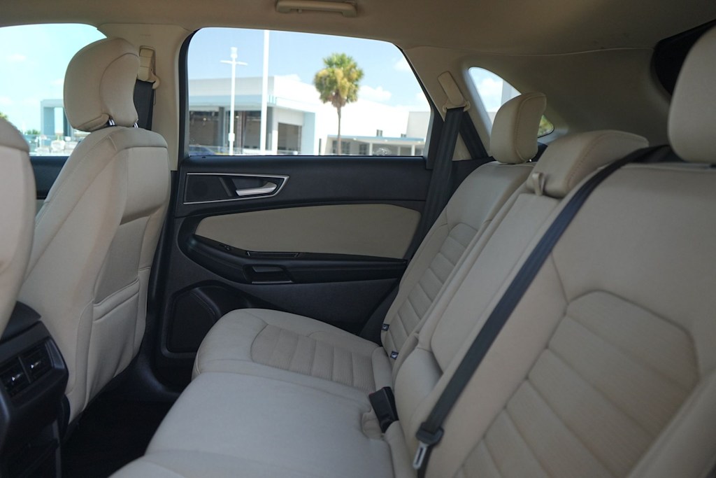 Thumbnail: 2017 Ford Edge - 22