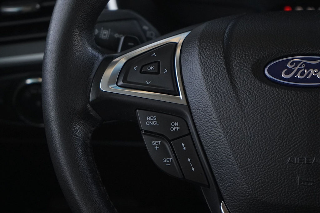 Thumbnail: 2018 Ford Edge - 23