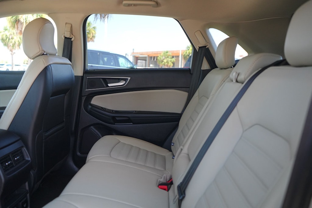 Thumbnail: 2018 Ford Edge - 22