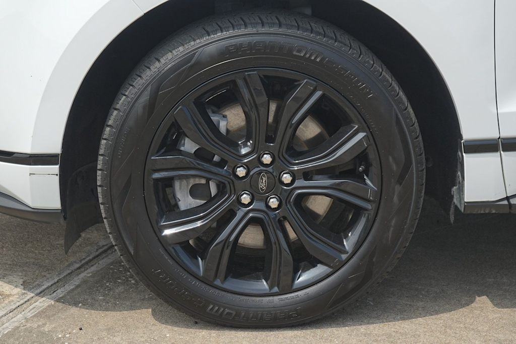 Thumbnail: 2023 Ford Edge - 8
