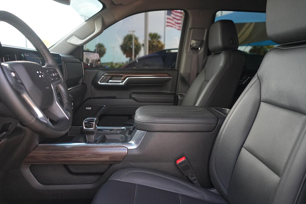Thumbnail: 2024 Chevrolet Silverado 1500 - 11
