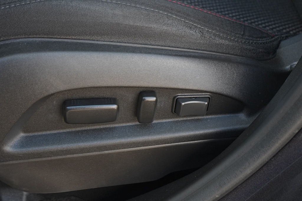Thumbnail: 2016 Chevrolet Equinox - 21