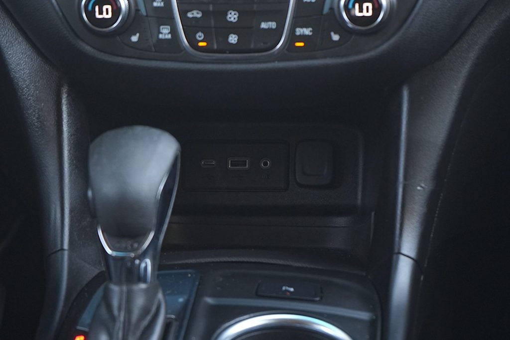 Thumbnail: 2022 Chevrolet Equinox - 25