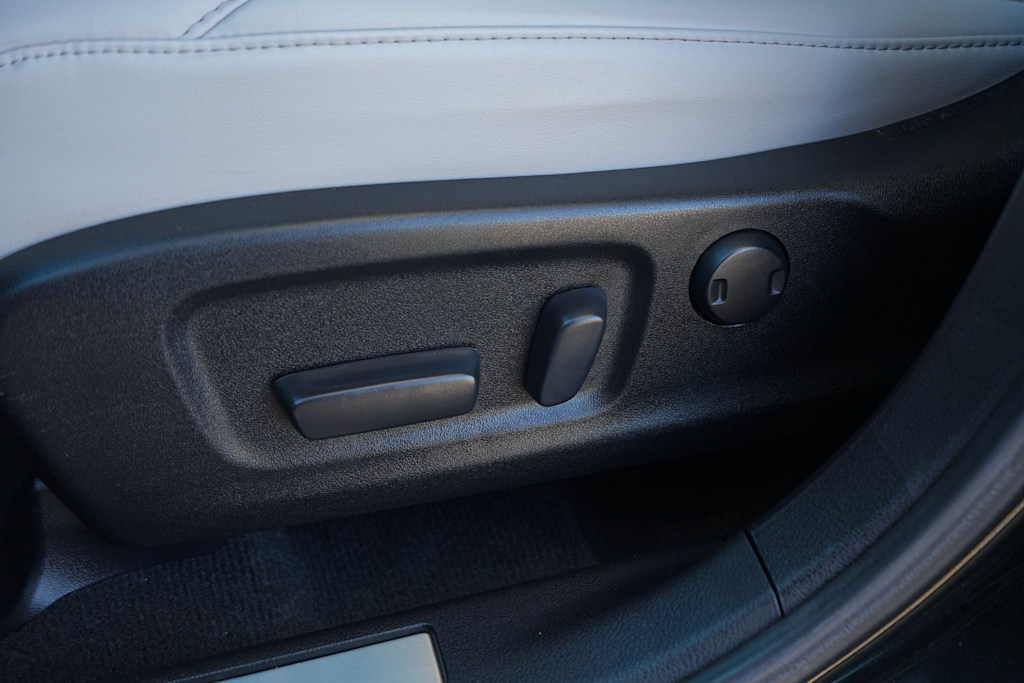 Thumbnail: 2022 Lexus RX - 21