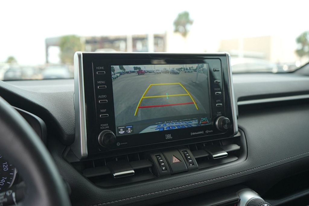 Thumbnail: 2020 Toyota RAV4 - 25