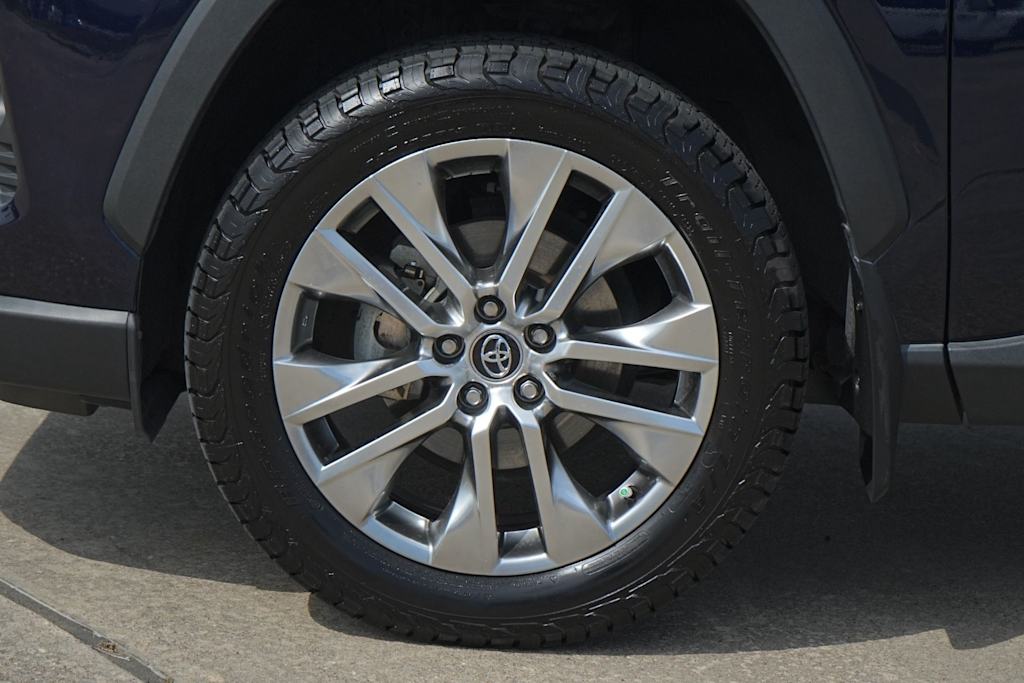 Thumbnail: 2020 Toyota RAV4 - 8