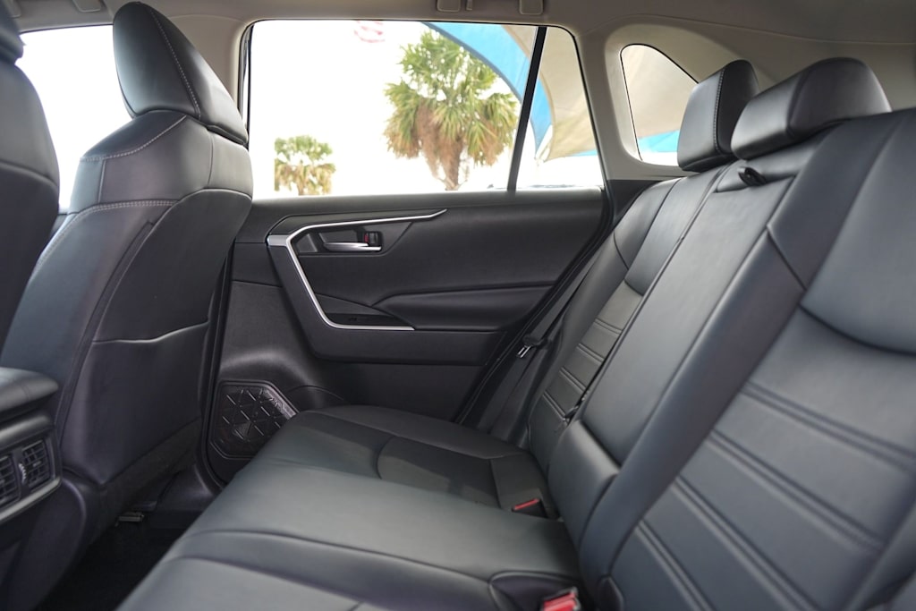 Thumbnail: 2020 Toyota RAV4 - 22