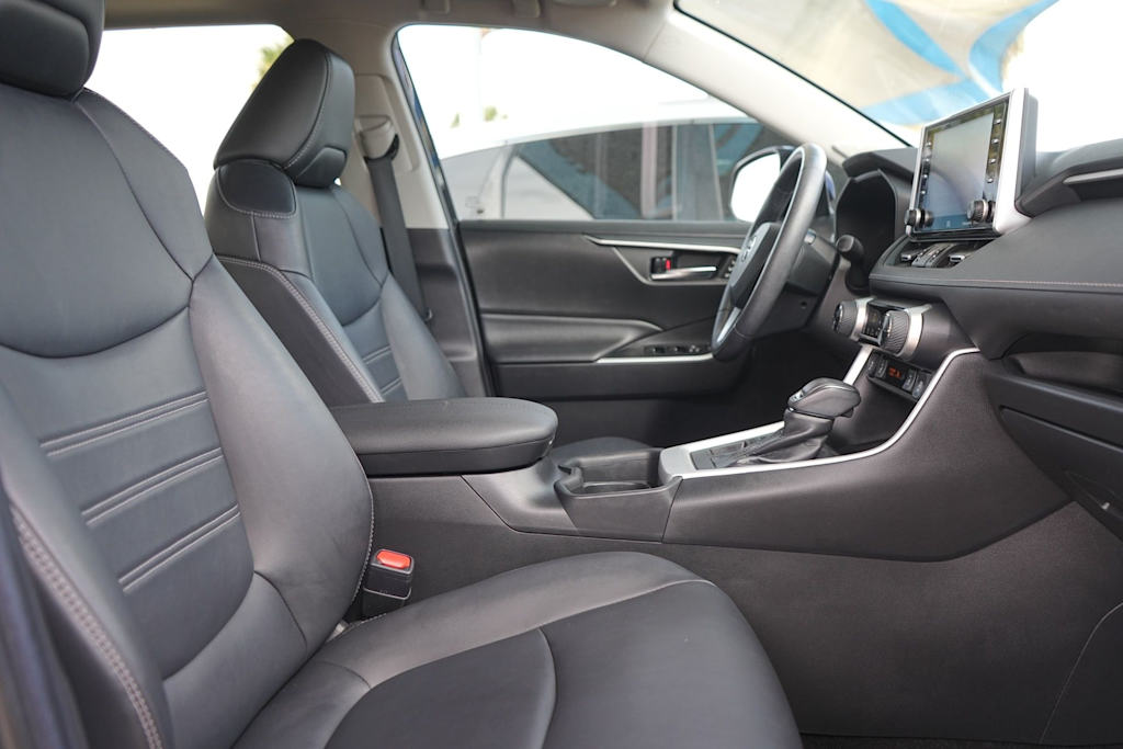 Thumbnail: 2020 Toyota RAV4 - 12