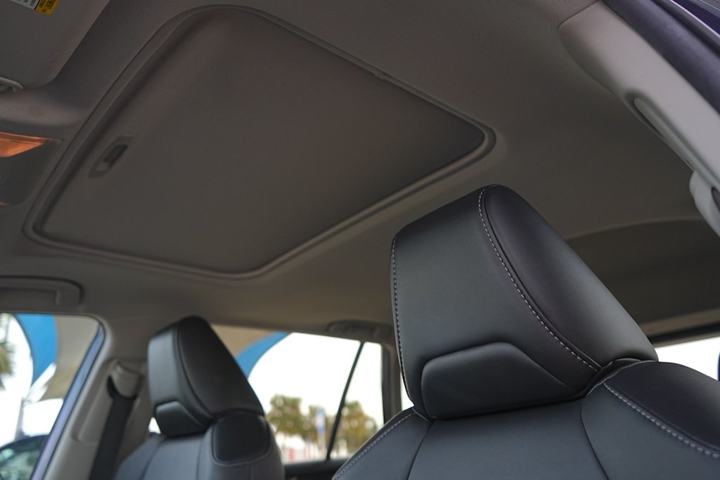 Thumbnail: 2020 Toyota RAV4 - 28