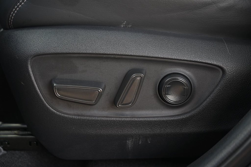 Thumbnail: 2020 Toyota RAV4 - 21