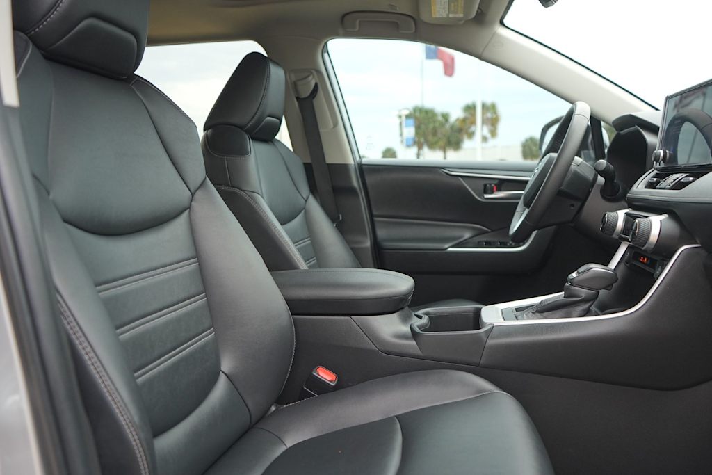Thumbnail: 2024 Toyota RAV4 - 12