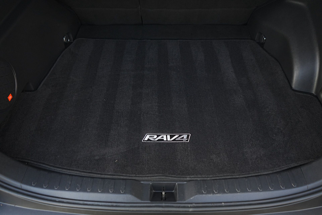 Thumbnail: 2020 Toyota RAV4 - 29