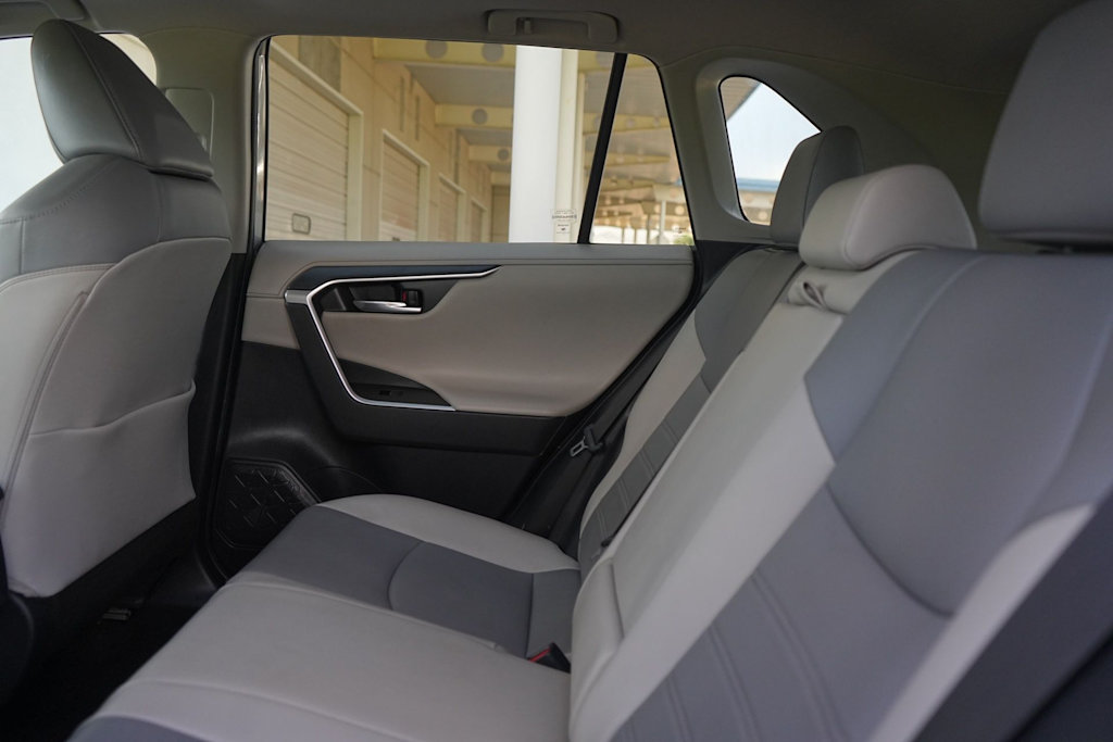 Thumbnail: 2020 Toyota RAV4 - 21