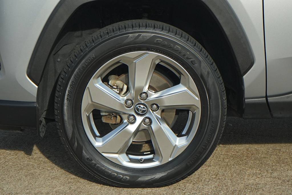 Thumbnail: 2020 Toyota RAV4 - 8