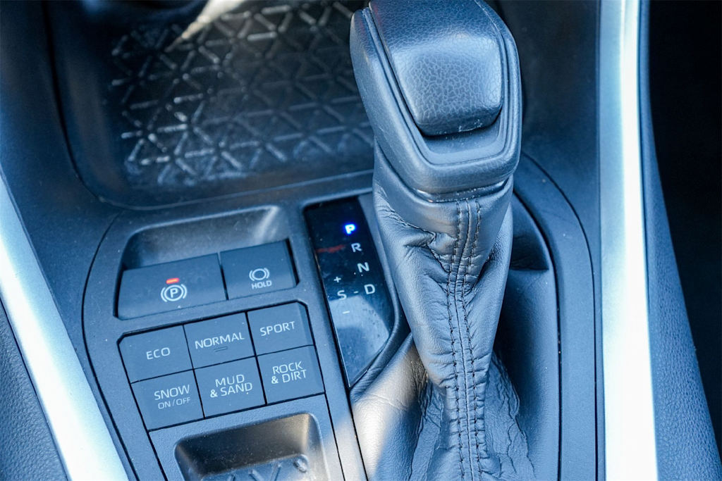 Thumbnail: 2024 Toyota RAV4 - 16