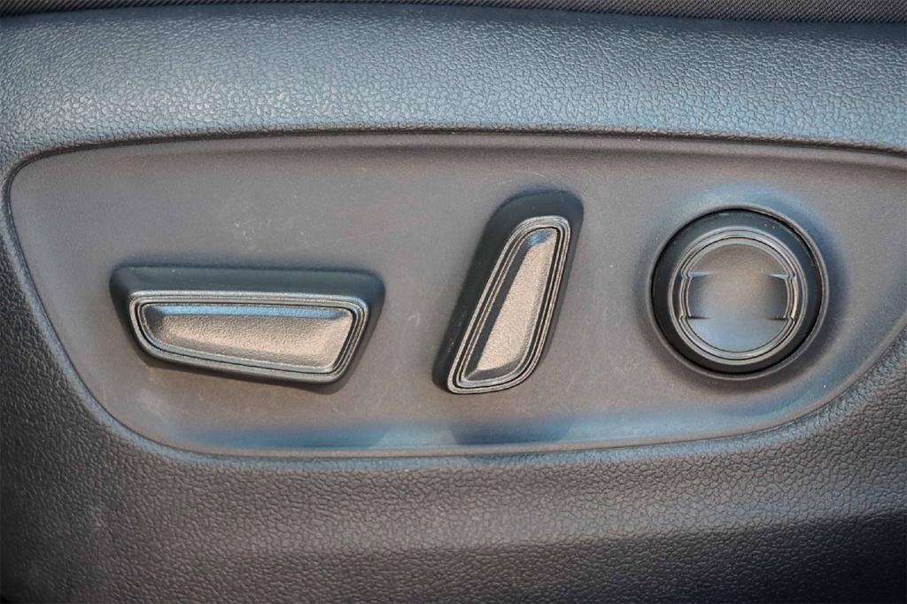 Thumbnail: 2024 Toyota RAV4 - 29