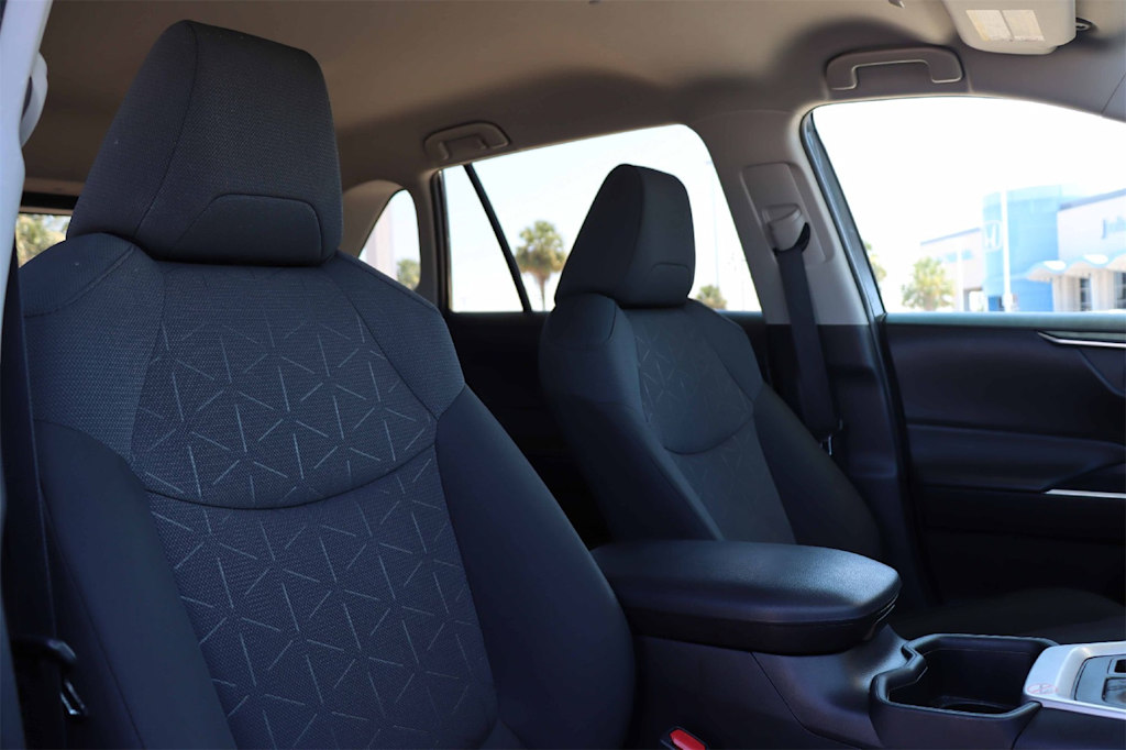 Thumbnail: 2024 Toyota RAV4 - 10