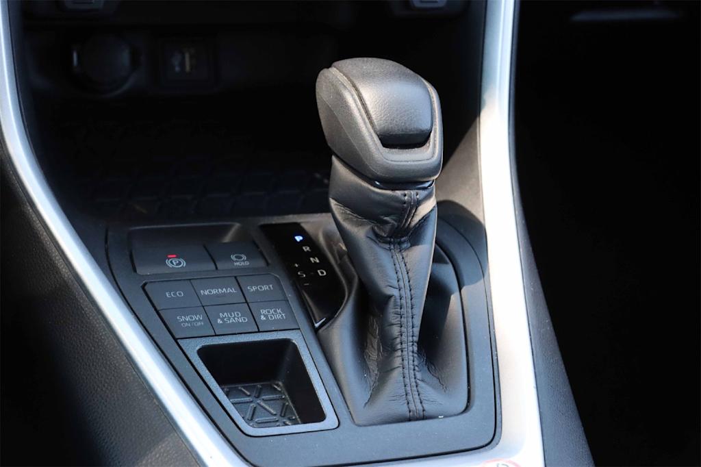 Thumbnail: 2024 Toyota RAV4 - 15