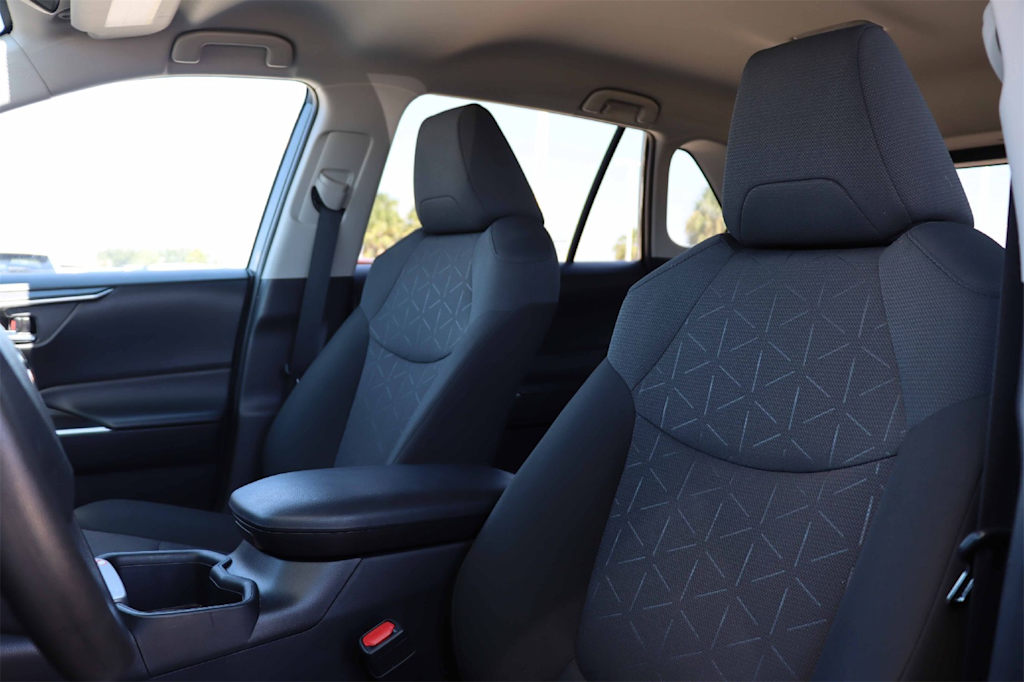 Thumbnail: 2024 Toyota RAV4 - 9