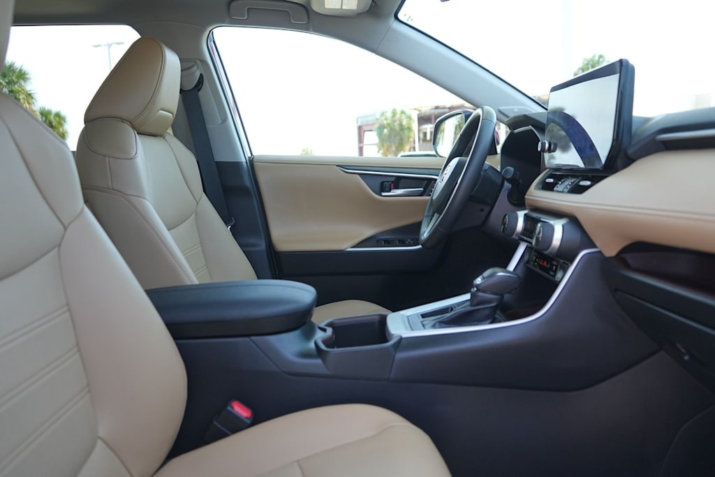 Thumbnail: 2024 Toyota RAV4 - 12