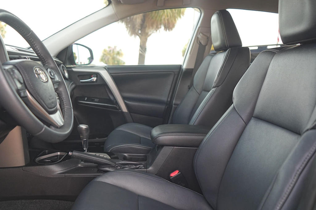 Thumbnail: 2017 Toyota RAV4 - 11