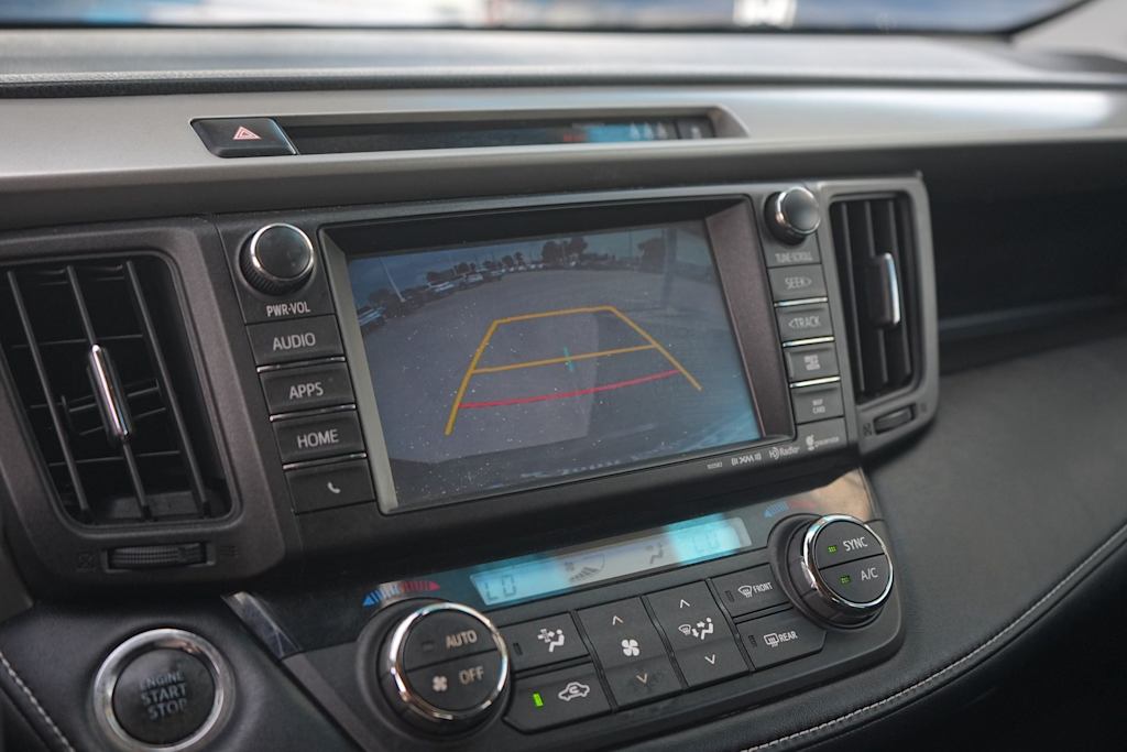 Thumbnail: 2017 Toyota RAV4 - 25