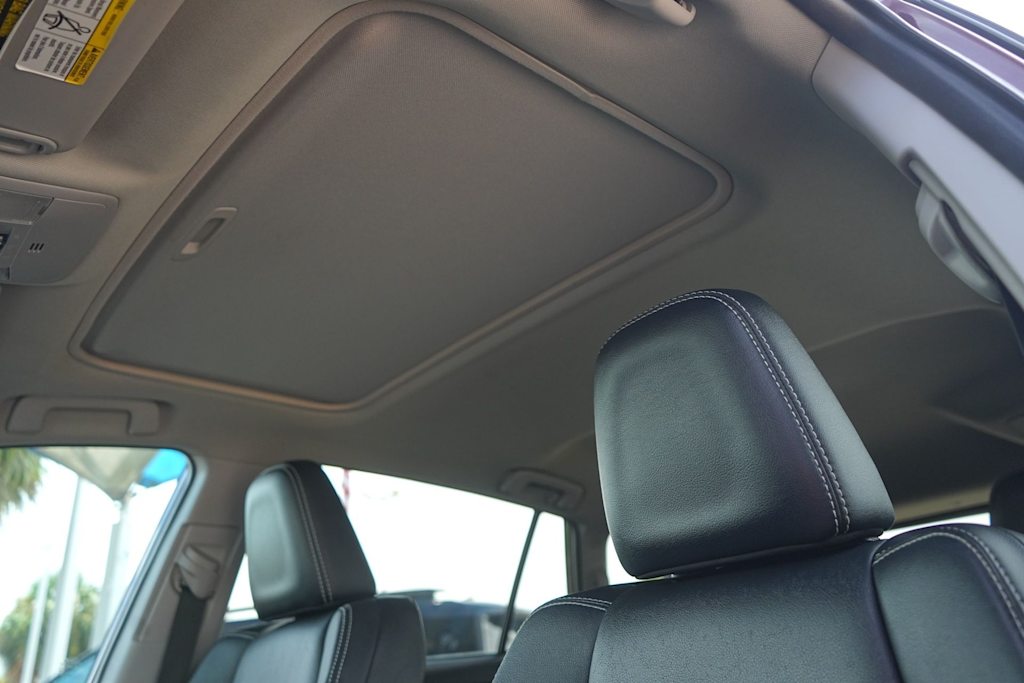Thumbnail: 2017 Toyota RAV4 - 28