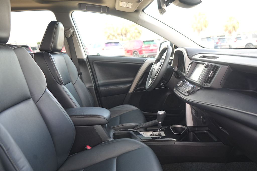 Thumbnail: 2017 Toyota RAV4 - 12