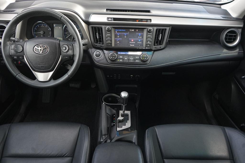 Thumbnail: 2017 Toyota RAV4 - 10