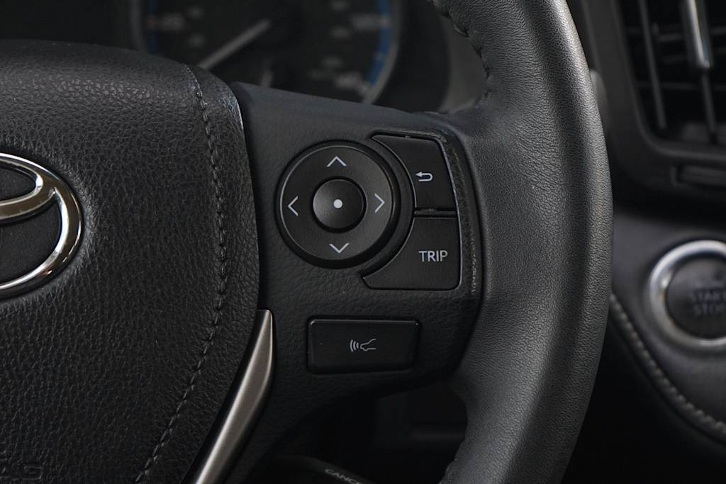 Thumbnail: 2017 Toyota RAV4 - 24