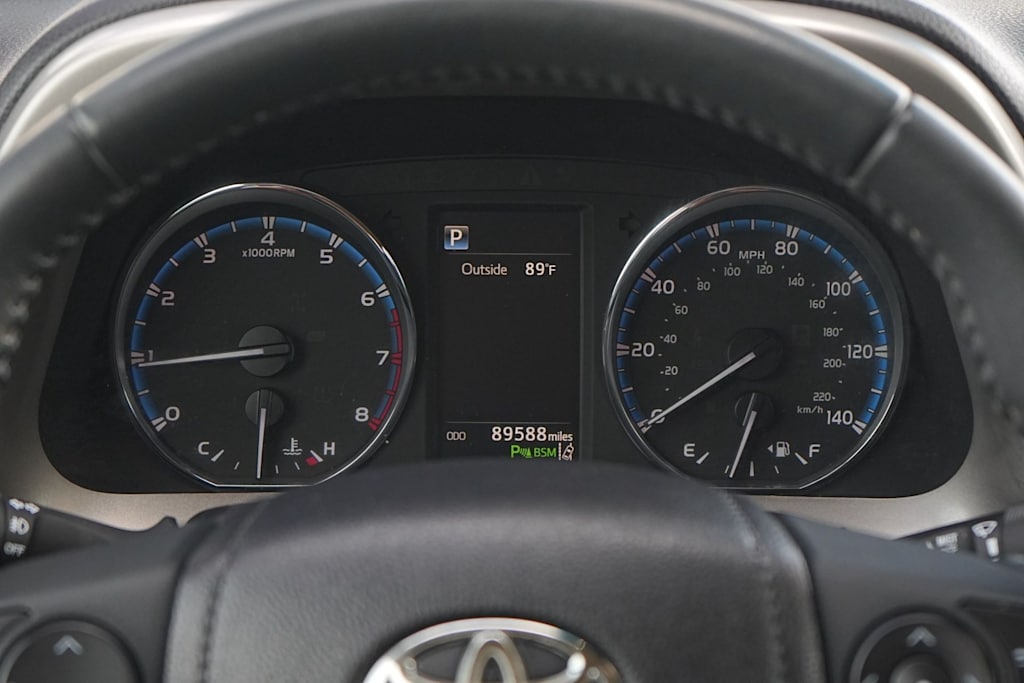 Thumbnail: 2017 Toyota RAV4 - 17