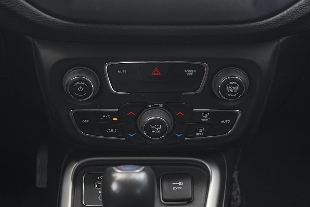 Thumbnail: 2021 Jeep Compass - 25