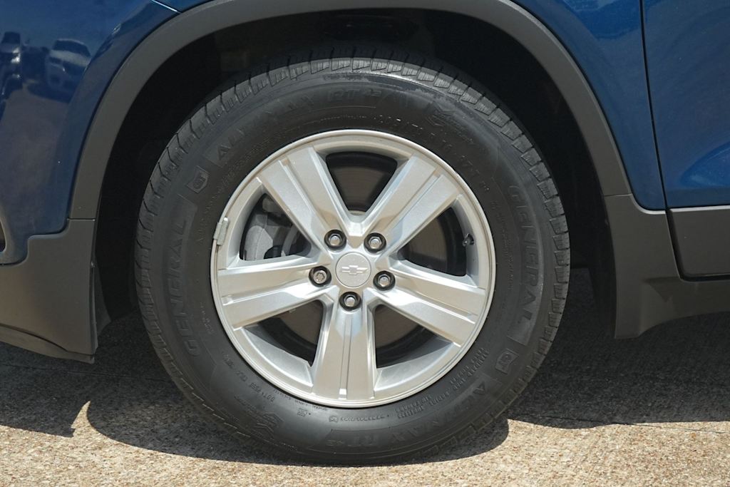 Thumbnail: 2019 Chevrolet Trax - 8