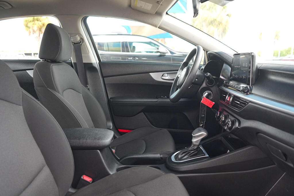 Thumbnail: 2024 Kia Forte - 12