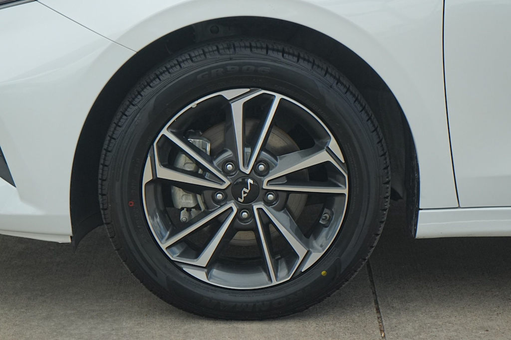 Thumbnail: 2023 Kia Forte - 8