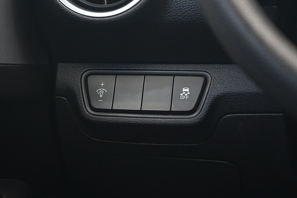Thumbnail: 2023 Kia Forte - 25