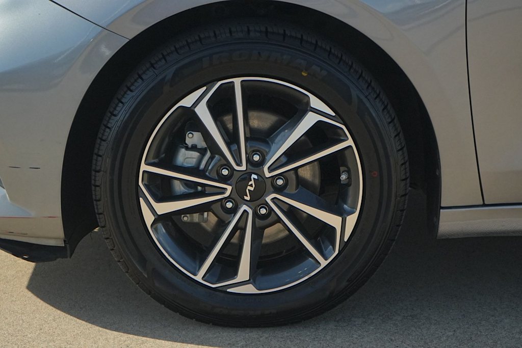 Thumbnail: 2024 Kia Forte - 8