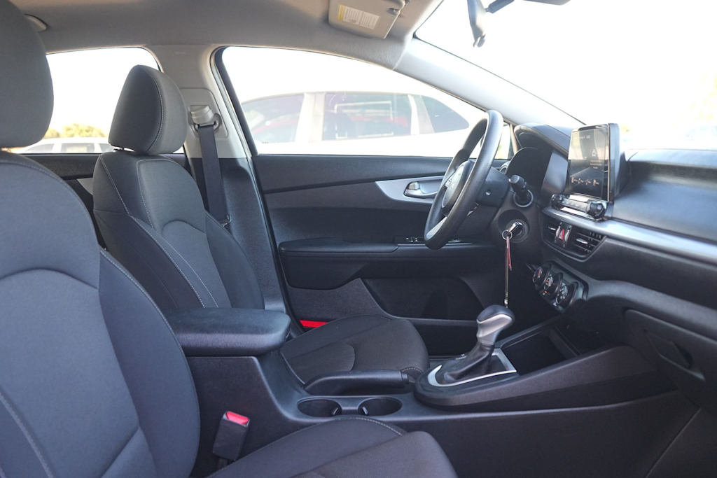 Thumbnail: 2024 Kia Forte - 12