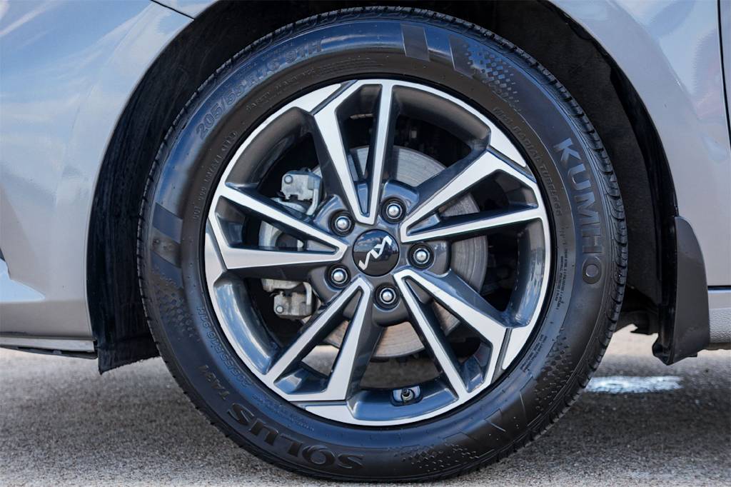 Thumbnail: 2024 Kia Forte - 7