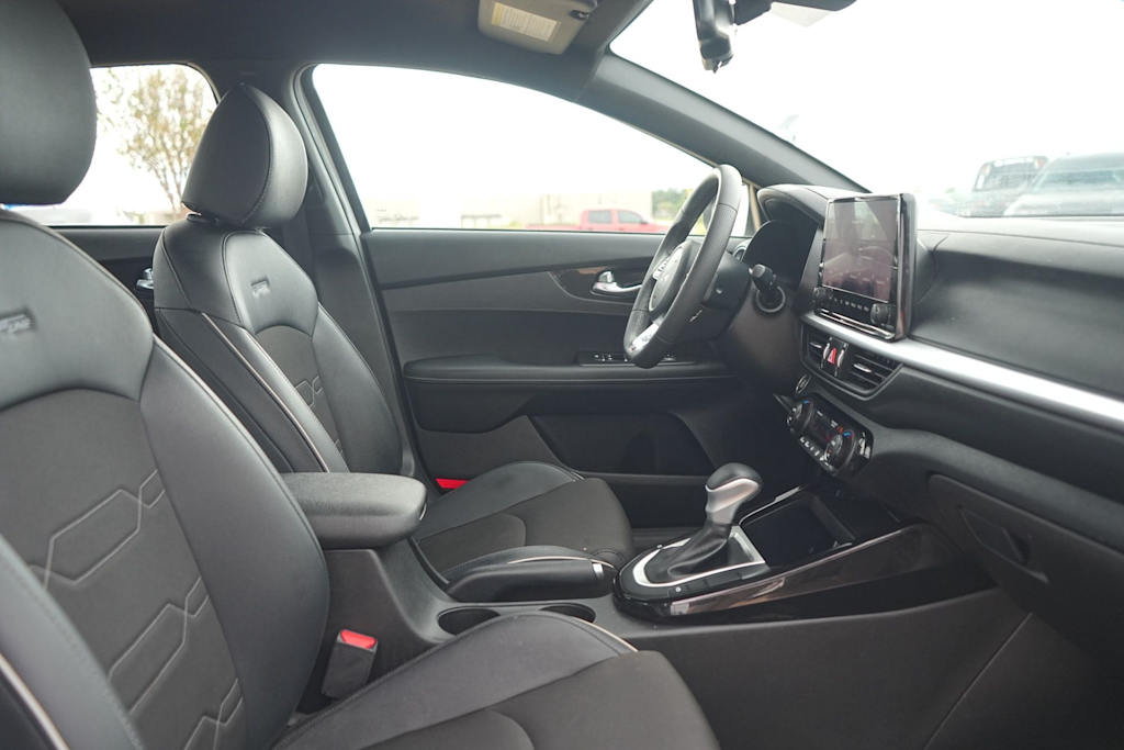 Thumbnail: 2023 Kia Forte - 11