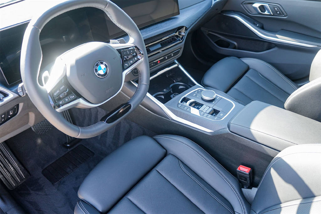 Thumbnail: 2025 BMW 3 Series - 2