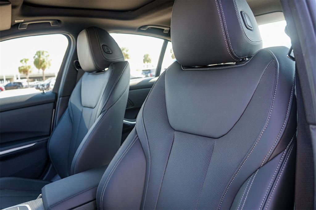 Thumbnail: 2025 BMW 3 Series - 11