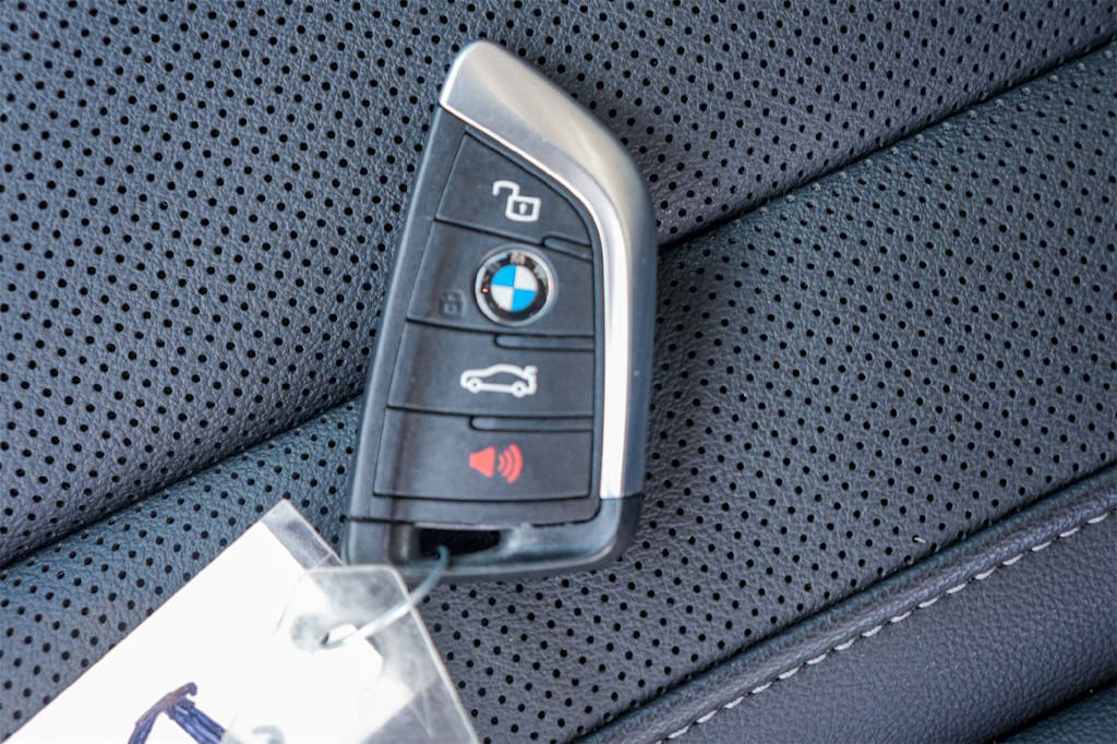 Thumbnail: 2025 BMW 3 Series - 19