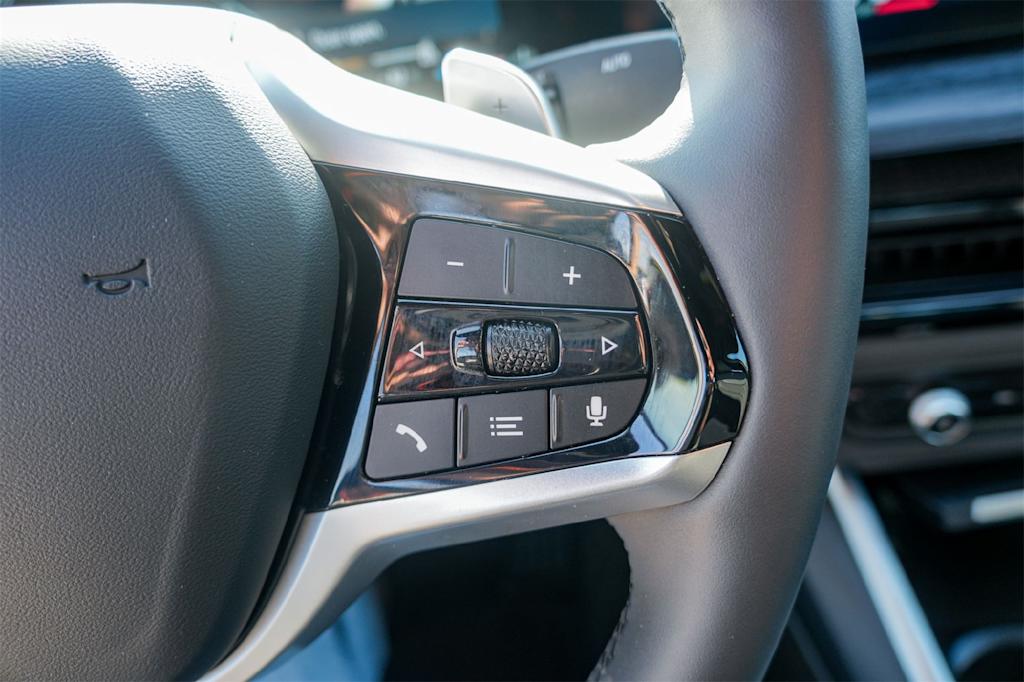 Thumbnail: 2025 BMW 3 Series - 26