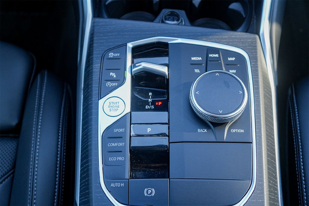 Thumbnail: 2025 BMW 3 Series - 16