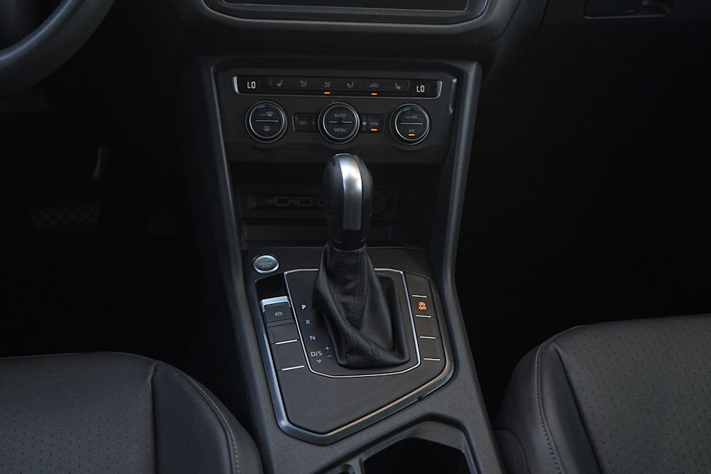 Thumbnail: 2020 Volkswagen Tiguan - 16