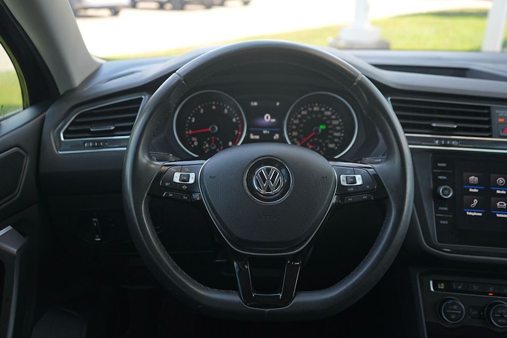 Thumbnail: 2020 Volkswagen Tiguan - 14