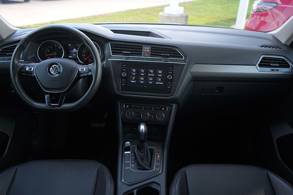 Thumbnail: 2020 Volkswagen Tiguan - 10