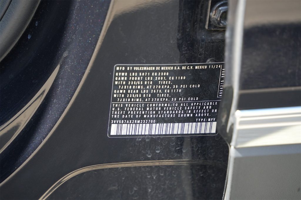 Thumbnail: 2024 Volkswagen Tiguan - 30